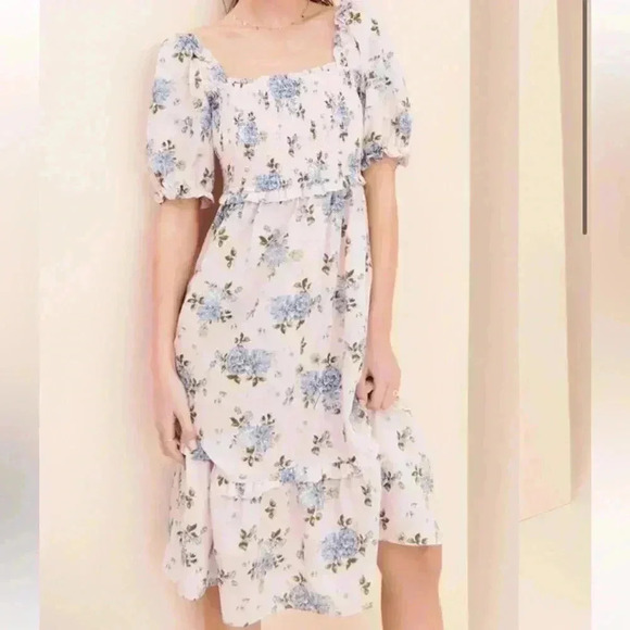 Forever Floral Smocked Dress - Gal Meets Glam sz 16 - Picture 2 of 9